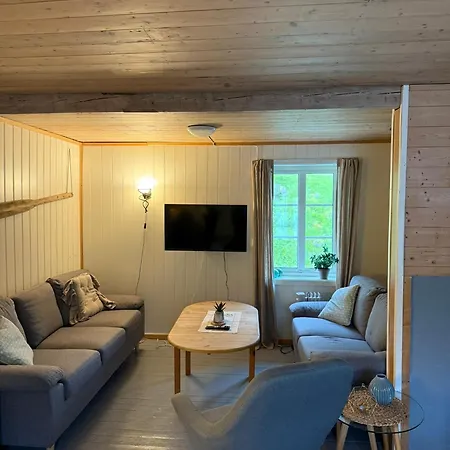 Skjellfjord Apartman *